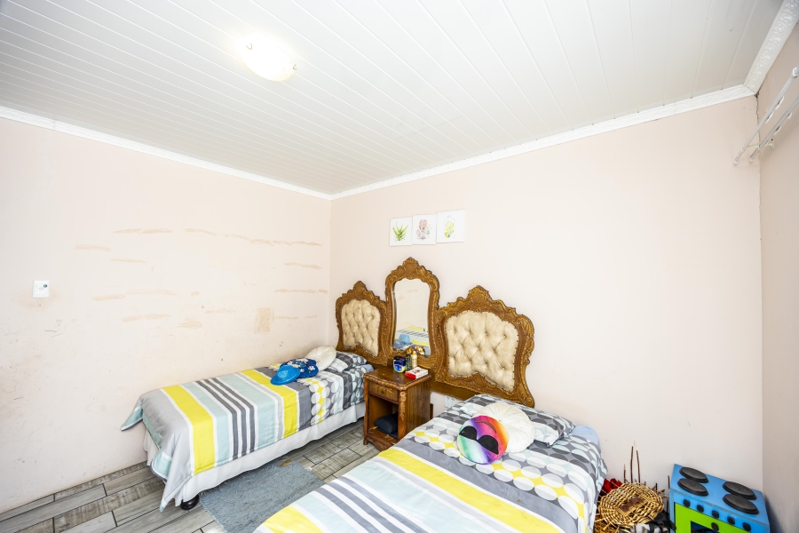 5 Bedroom Property for Sale in Summerpride Eastern Cape